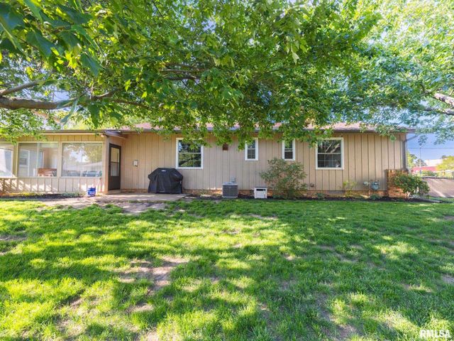 1316 W LAKE Avenue, Peoria, IL 61614