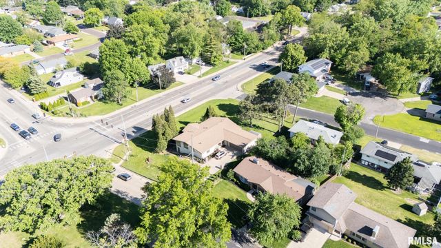 1316 W LAKE Avenue, Peoria, IL 61614