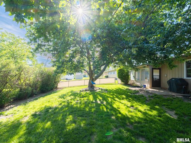 1316 W LAKE Avenue, Peoria, IL 61614