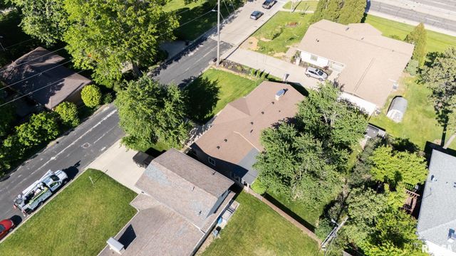 1316 W LAKE Avenue, Peoria, IL 61614