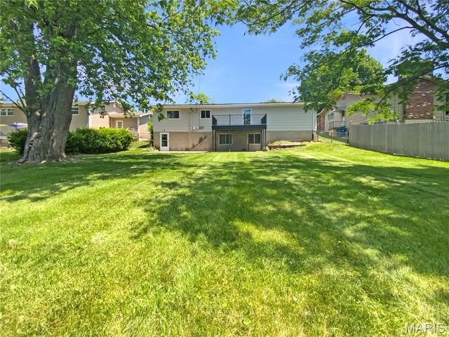 313 Pralle Lane, St Charles, MO 63303