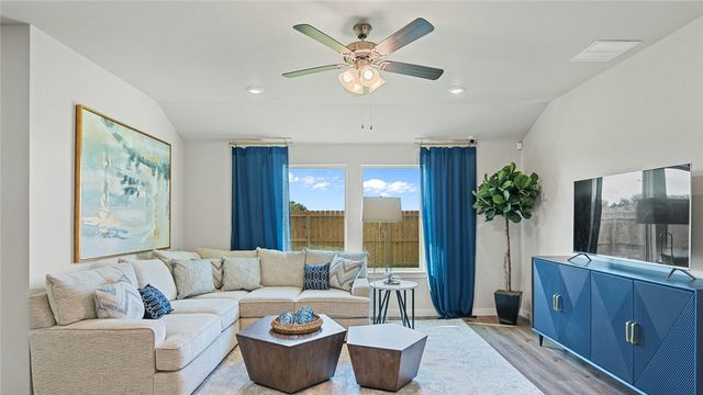 2649 Eltonne Garden Dr, Corpus Christi, TX 78415