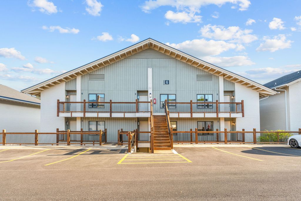 403 Veterans Boulevard 201 (G4), Branson, MO 65616