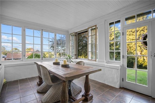 54 Highland Avenue, Warwick, RI 02886