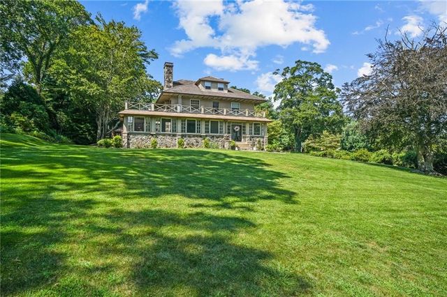 54 Highland Avenue, Warwick, RI 02886