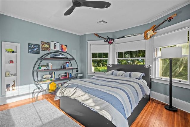 54 Highland Avenue, Warwick, RI 02886