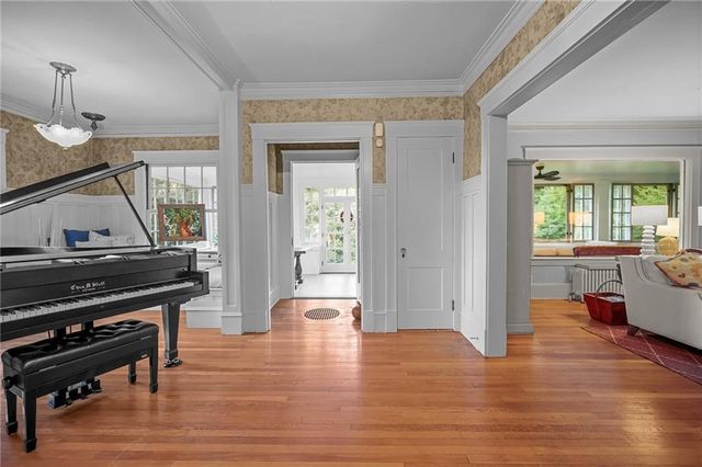 54 Highland Avenue, Warwick, RI 02886