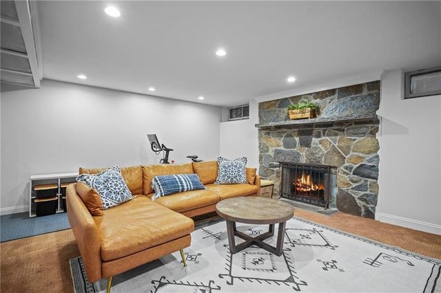 54 Highland Avenue, Warwick, RI 02886