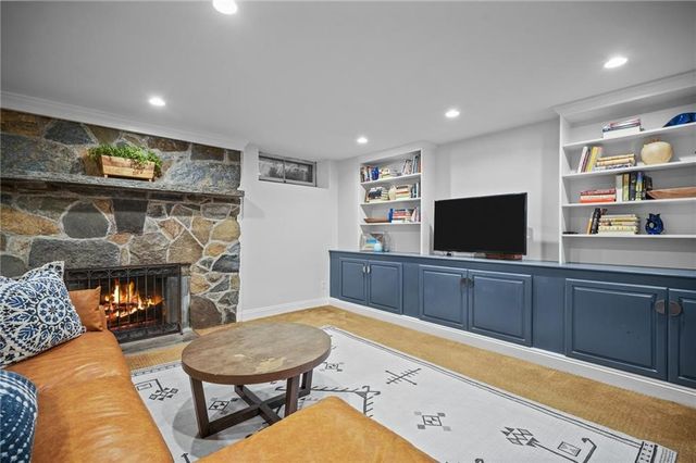 54 Highland Avenue, Warwick, RI 02886