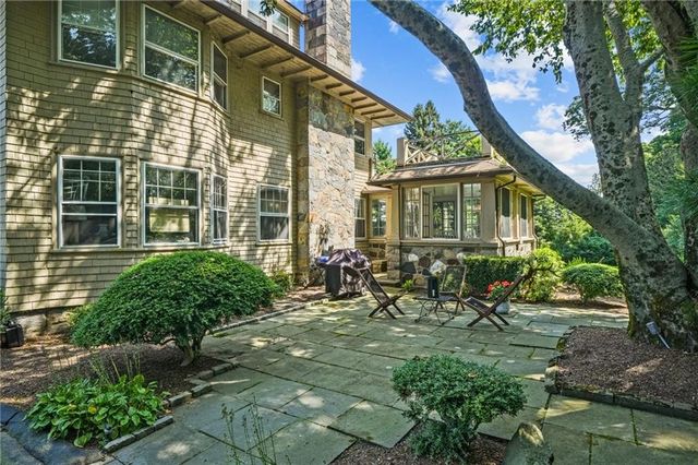 54 Highland Avenue, Warwick, RI 02886