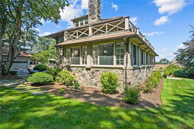 54 Highland Avenue, Warwick, RI 02886