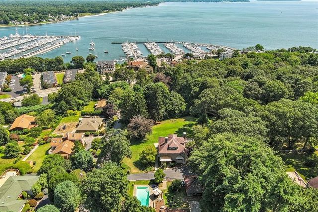 54 Highland Avenue, Warwick, RI 02886