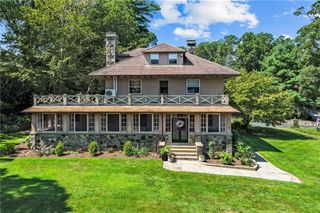 54 Highland Avenue, Warwick, RI 02886