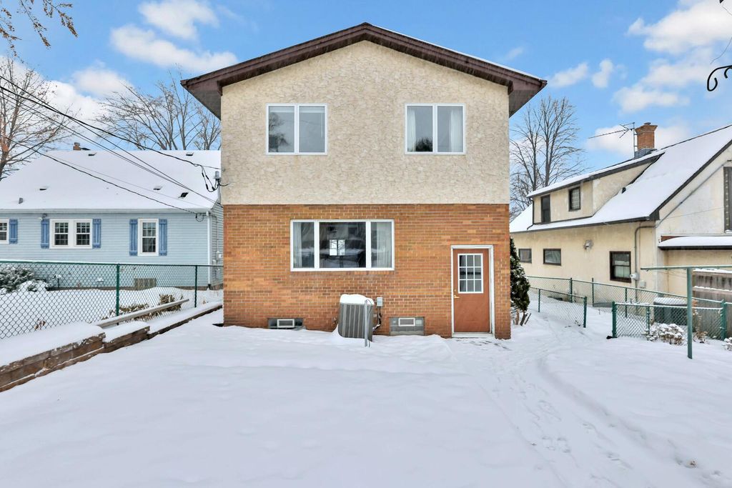 1952 Mckinley Street NE, Minneapolis, MN 55418