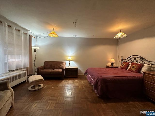 326 N Bridge Plaza 1G, Fort Lee, NJ 07024