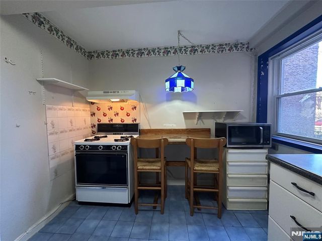 326 N Bridge Plaza 1G, Fort Lee, NJ 07024