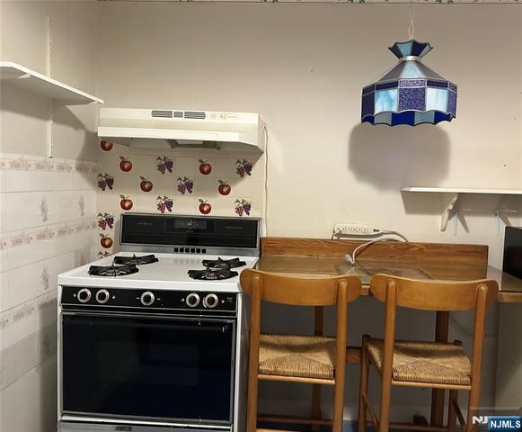 326 N Bridge Plaza 1G, Fort Lee, NJ 07024