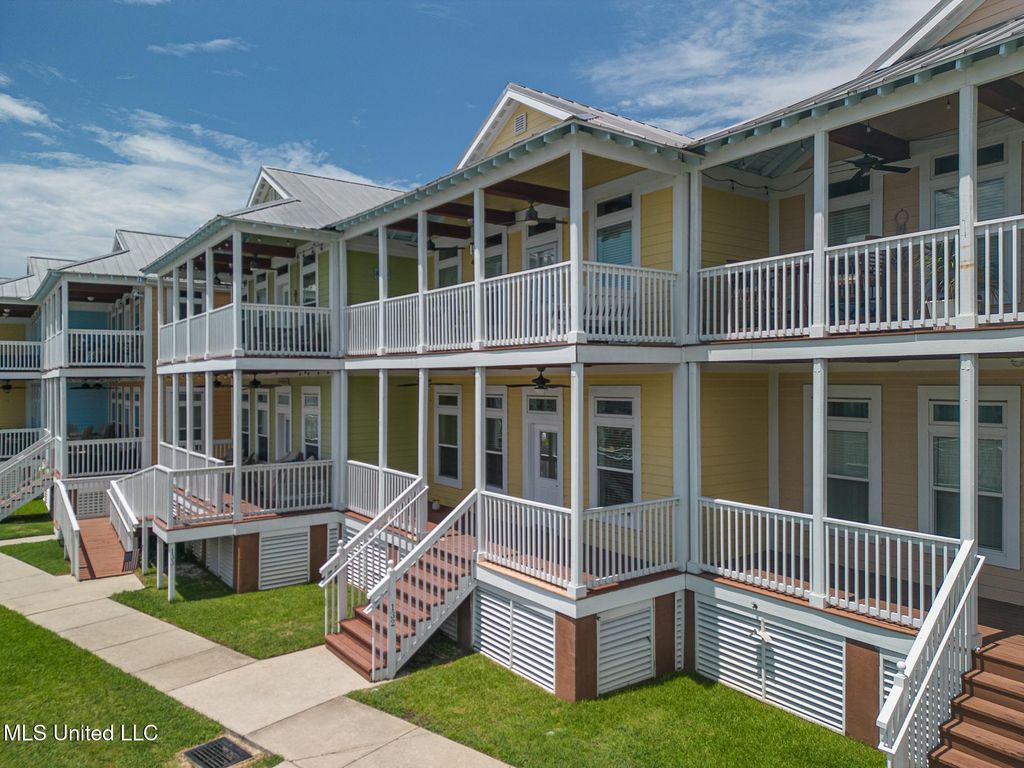 1515 E Beach Boulevard, 132, Pass Christian, MS 39571