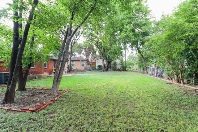 2420 E Kiest Boulevard, Dallas, TX 75216
