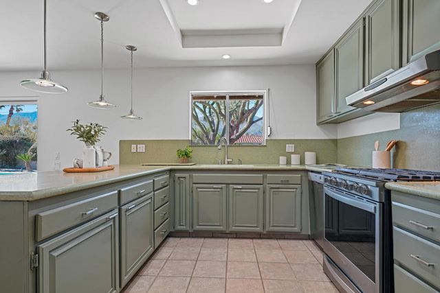 407 N Orchid Tree Lane, Palm Springs, CA 92262