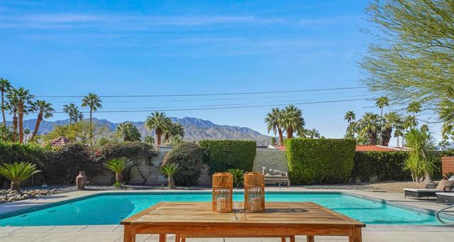 407 N Orchid Tree Lane, Palm Springs, CA 92262