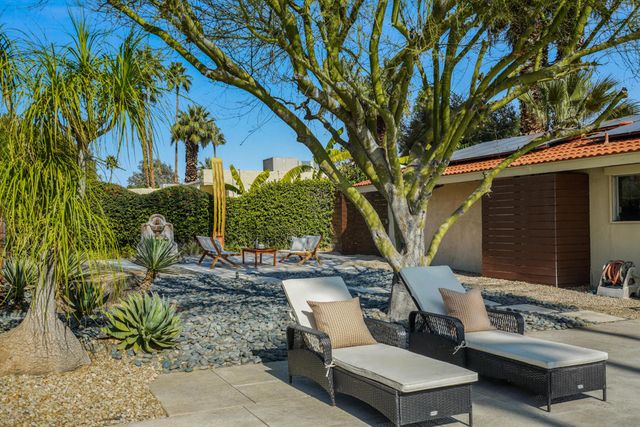 407 N Orchid Tree Lane, Palm Springs, CA 92262