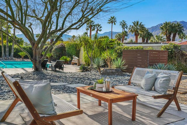 407 N Orchid Tree Lane, Palm Springs, CA 92262