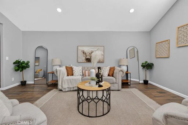 39747 Old Carriage, Murrieta, CA 92563