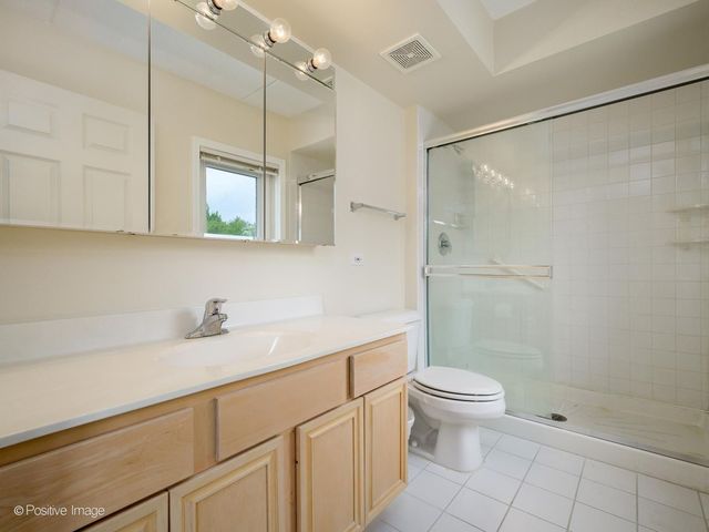 7071 W TOUHY Avenue 408, Niles, IL 60714