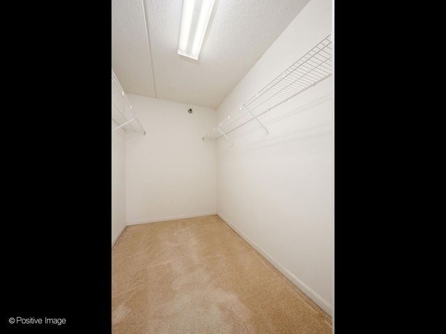 7071 W TOUHY Avenue 408, Niles, IL 60714