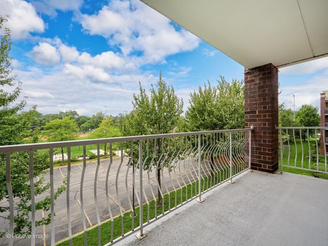 7071 W TOUHY Avenue 408, Niles, IL 60714