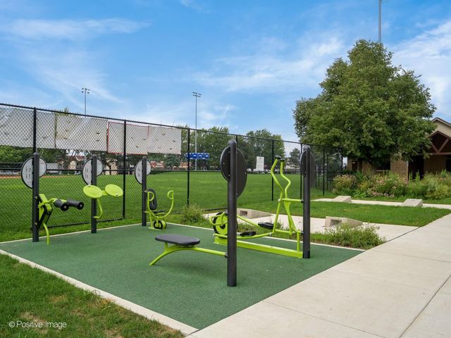7071 W TOUHY Avenue 408, Niles, IL 60714