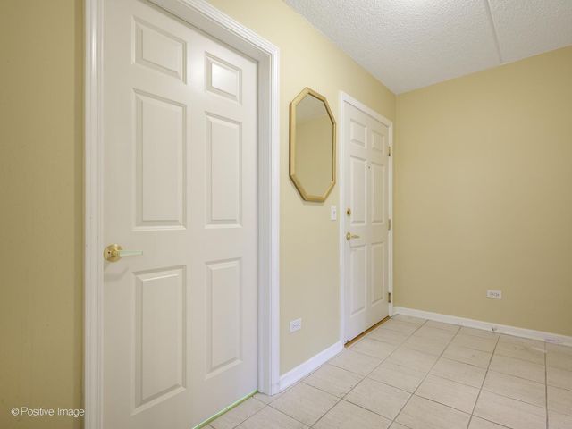 7071 W TOUHY Avenue 408, Niles, IL 60714