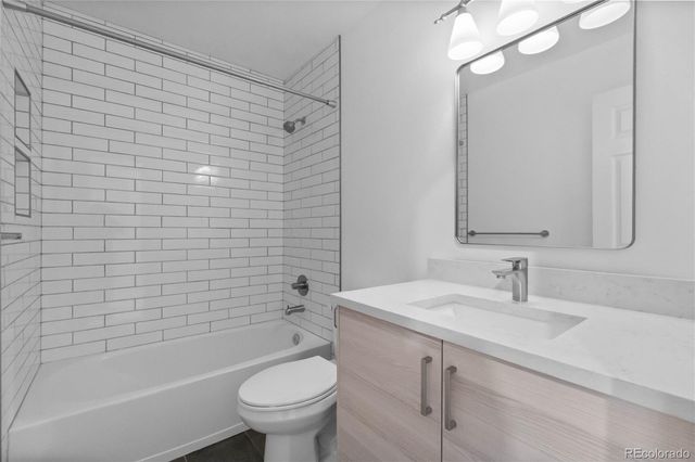 5555 E Briarwood Avenue 2302, Centennial, CO 80122