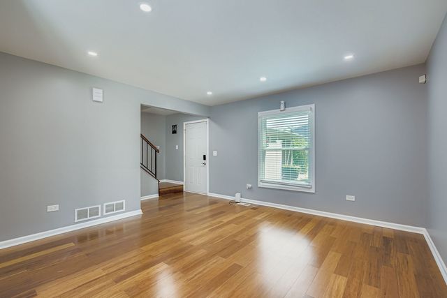 1045 Hampton Harbor 1045, Schaumburg, IL 60193
