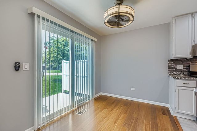 1045 Hampton Harbor 1045, Schaumburg, IL 60193