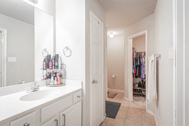 600 Fossil Wood Drive, Saginaw, TX 76179