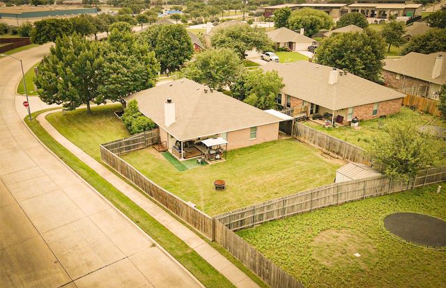 600 Fossil Wood Drive, Saginaw, TX 76179
