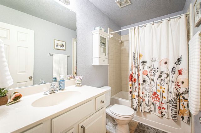 600 Fossil Wood Drive, Saginaw, TX 76179