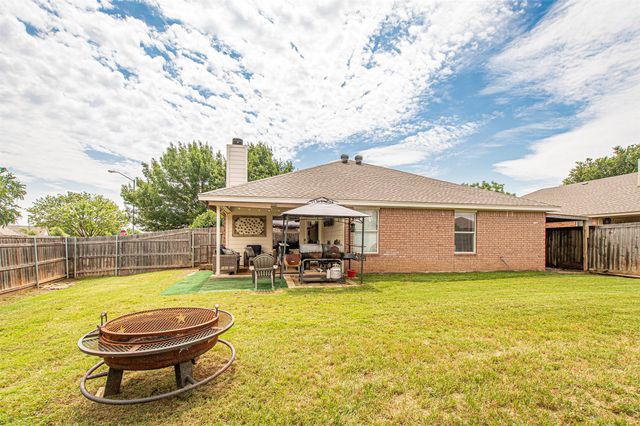 600 Fossil Wood Drive, Saginaw, TX 76179