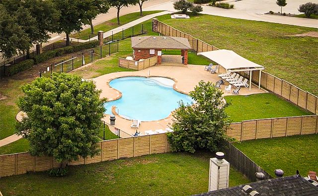 600 Fossil Wood Drive, Saginaw, TX 76179