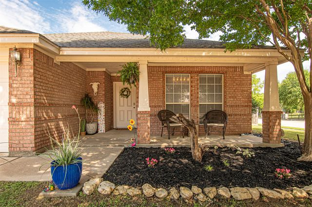 600 Fossil Wood Drive, Saginaw, TX 76179