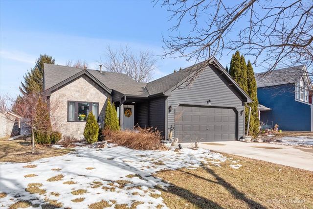 1182 Concord Drive, Elgin, IL 60120