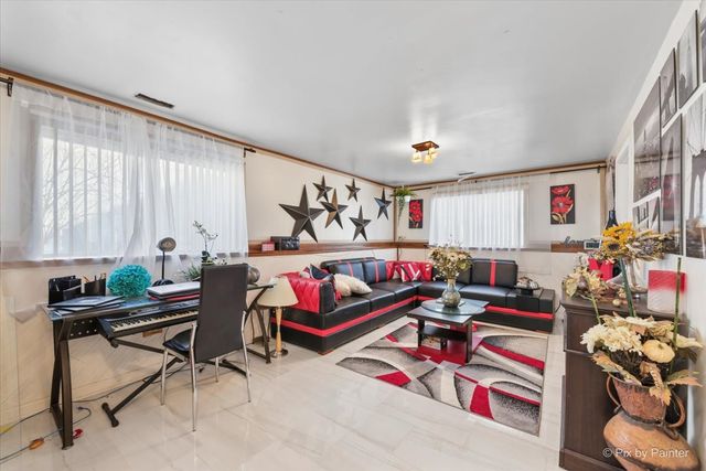 1182 Concord Drive, Elgin, IL 60120