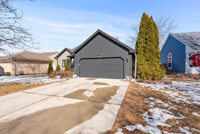 1182 Concord Drive, Elgin, IL 60120