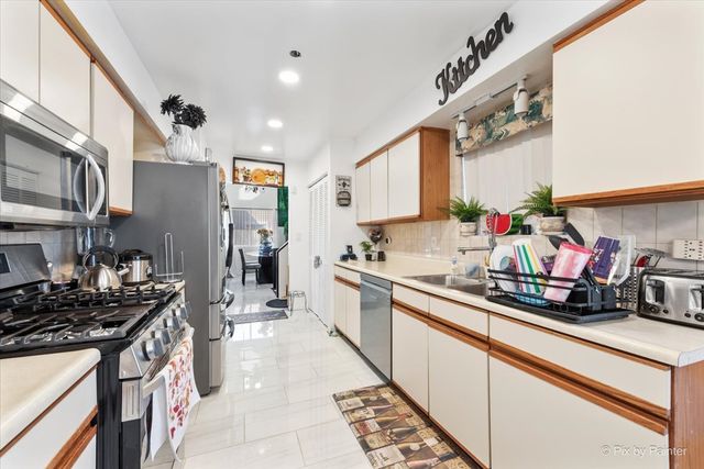 1182 Concord Drive, Elgin, IL 60120