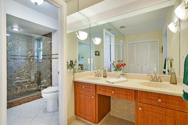 10356 Seagrape Way, Palm Beach Gardens, FL 33418