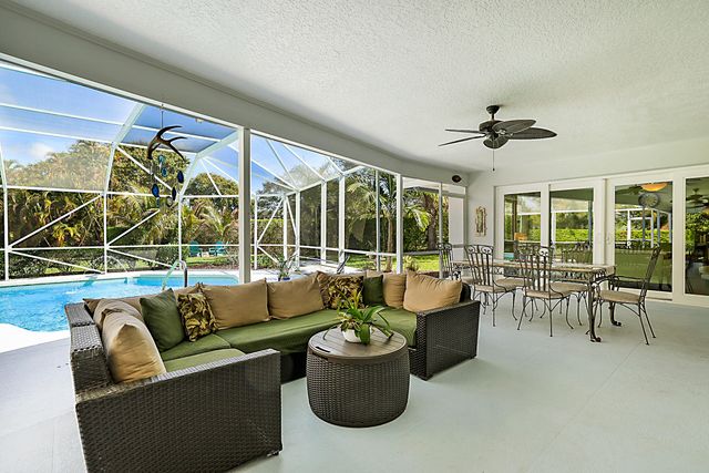 10356 Seagrape Way, Palm Beach Gardens, FL 33418