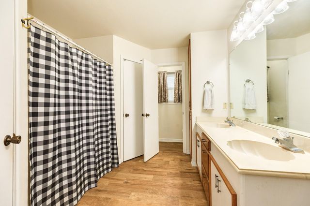 52 S Bachelor Button Street, Lake Jackson, TX 77566