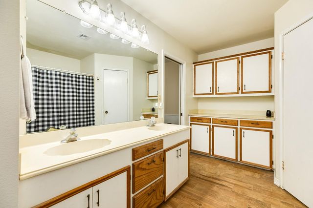 52 S Bachelor Button Street, Lake Jackson, TX 77566